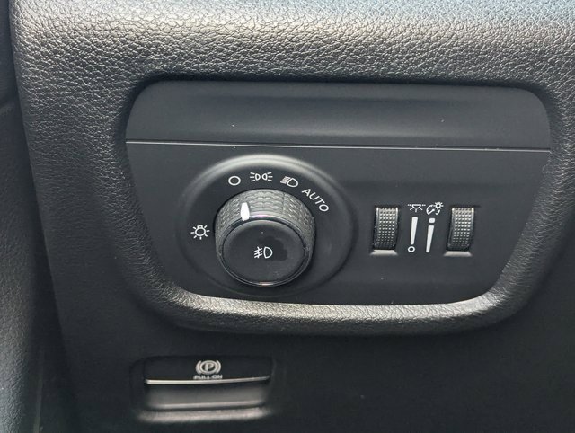 Used 2023 Jeep Grand Cherokee L Limited w/ Trailer Tow Group (B) image 22