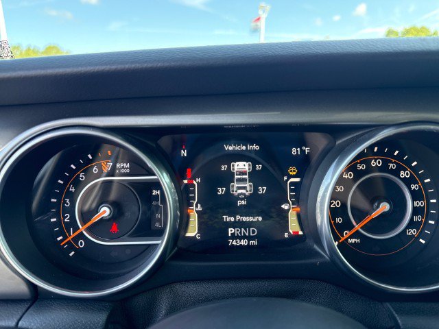 Used 2018 Jeep Wrangler Unlimited Sahara AWD/4WD image 29
