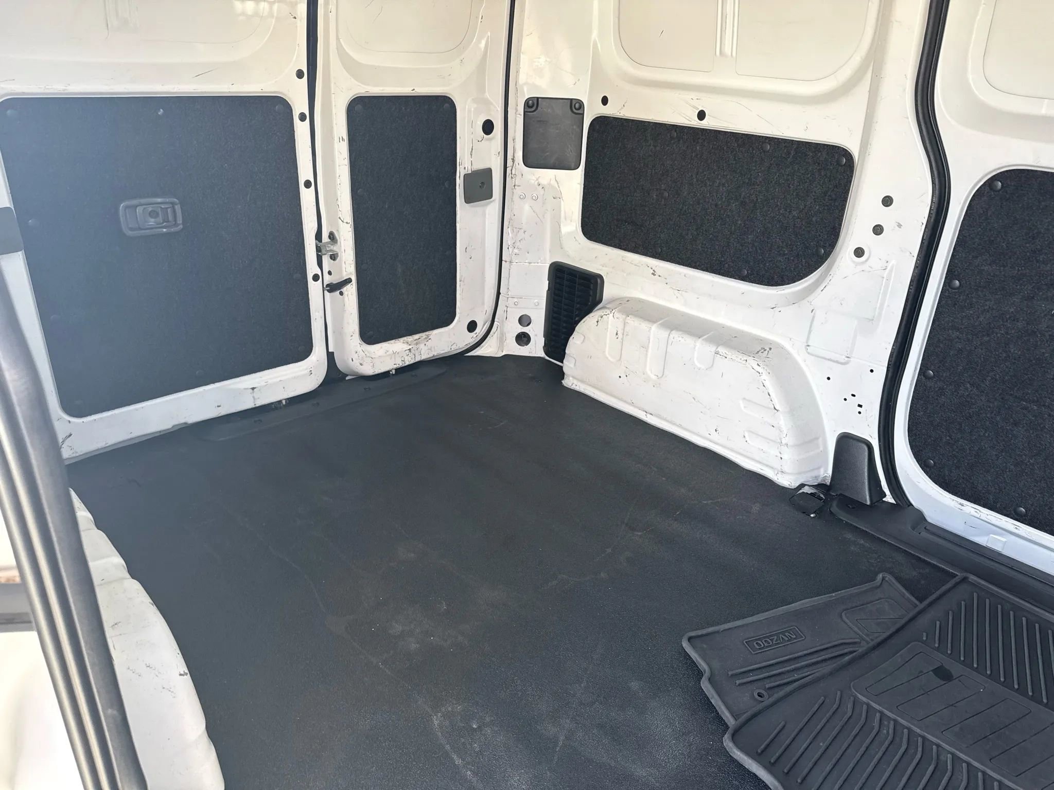Used 2019 Nissan NV200 SV w/ Navigation Package image 39