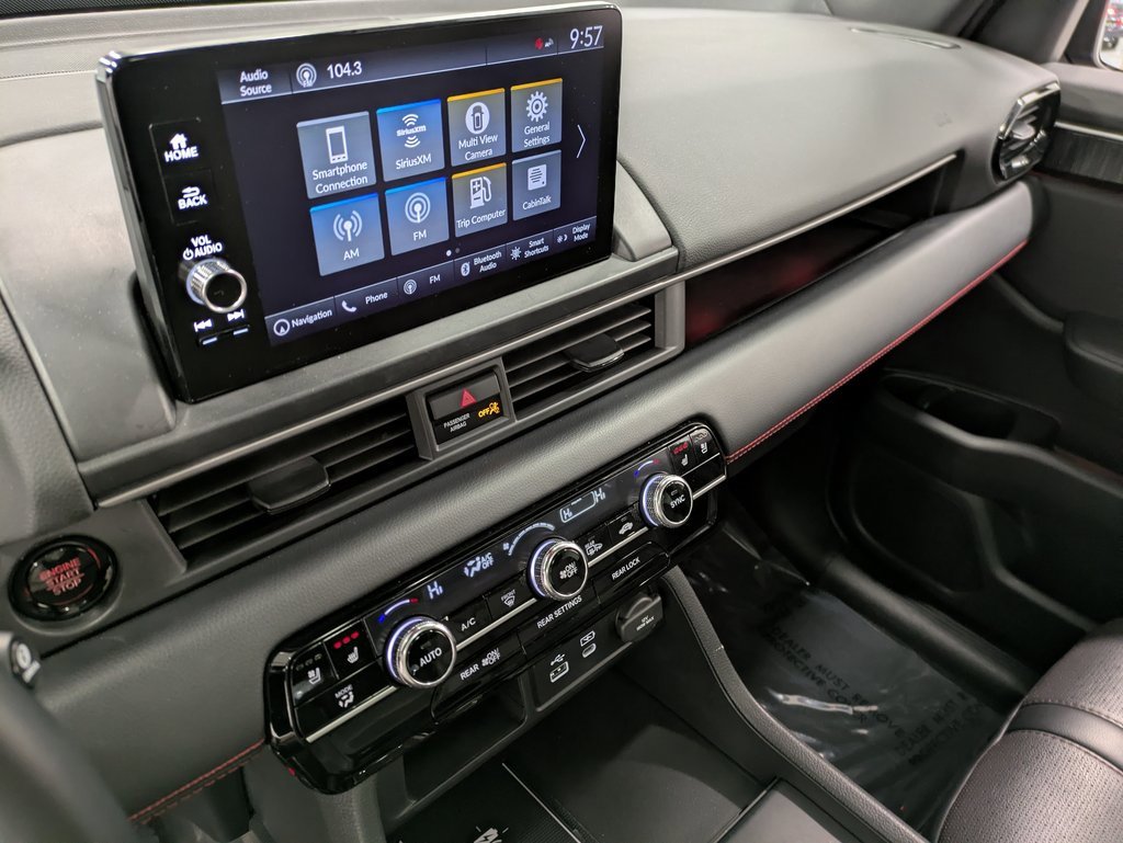 Used 2025 Honda Pilot Black Edition image 11