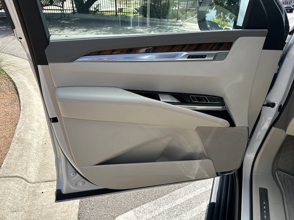 Certified 2025 Cadillac Escalade Sport Platinum w/ LPO, ONYX Package RWD image 18