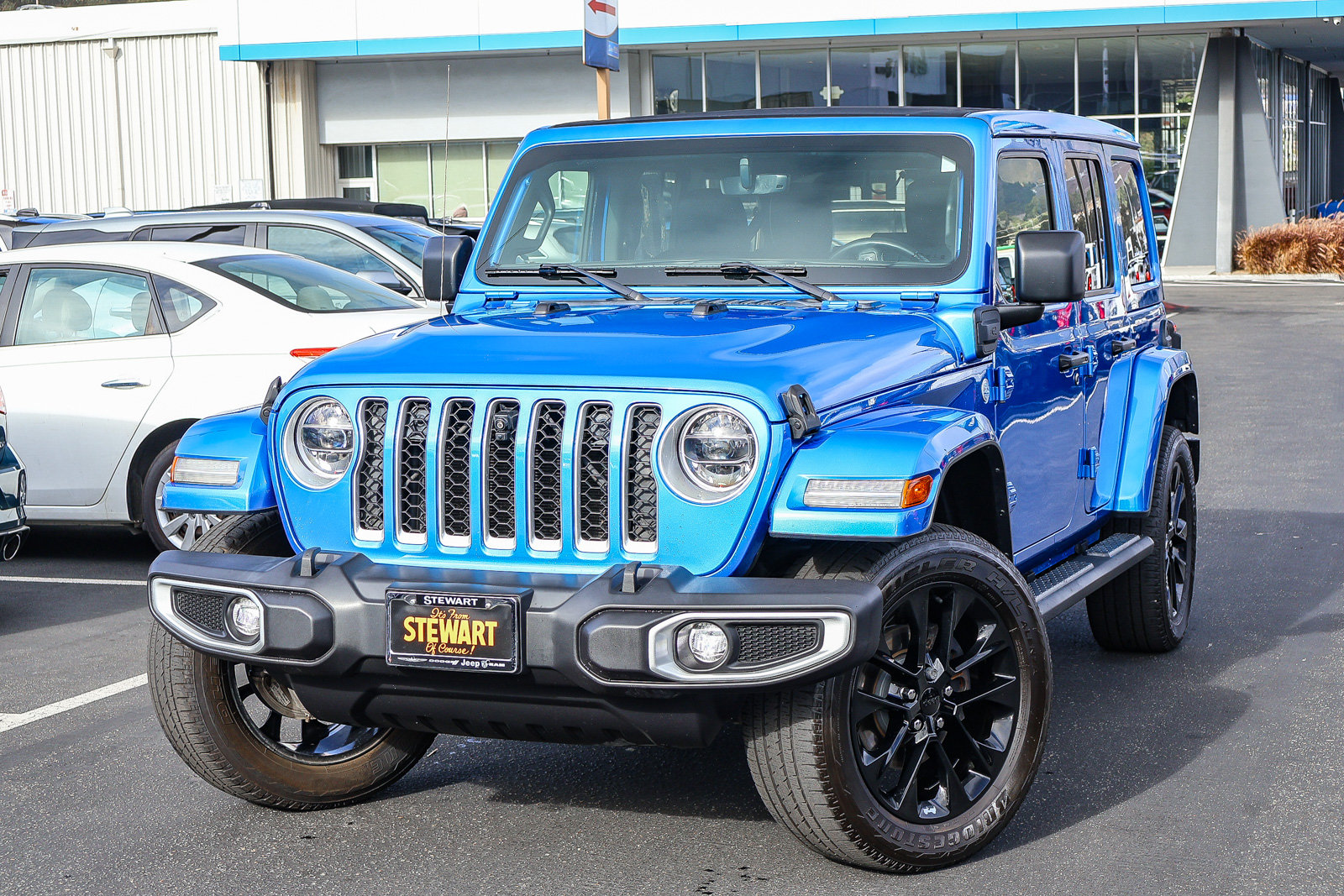 Used 2021 Jeep Wrangler Unlimited Sahara w/ Cold Weather Group AWD/4WD image 1