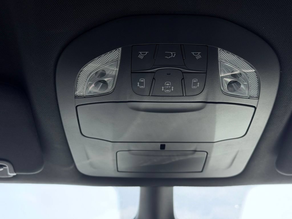 Certified 2025 Chrysler Pacifica Select FWD image 49