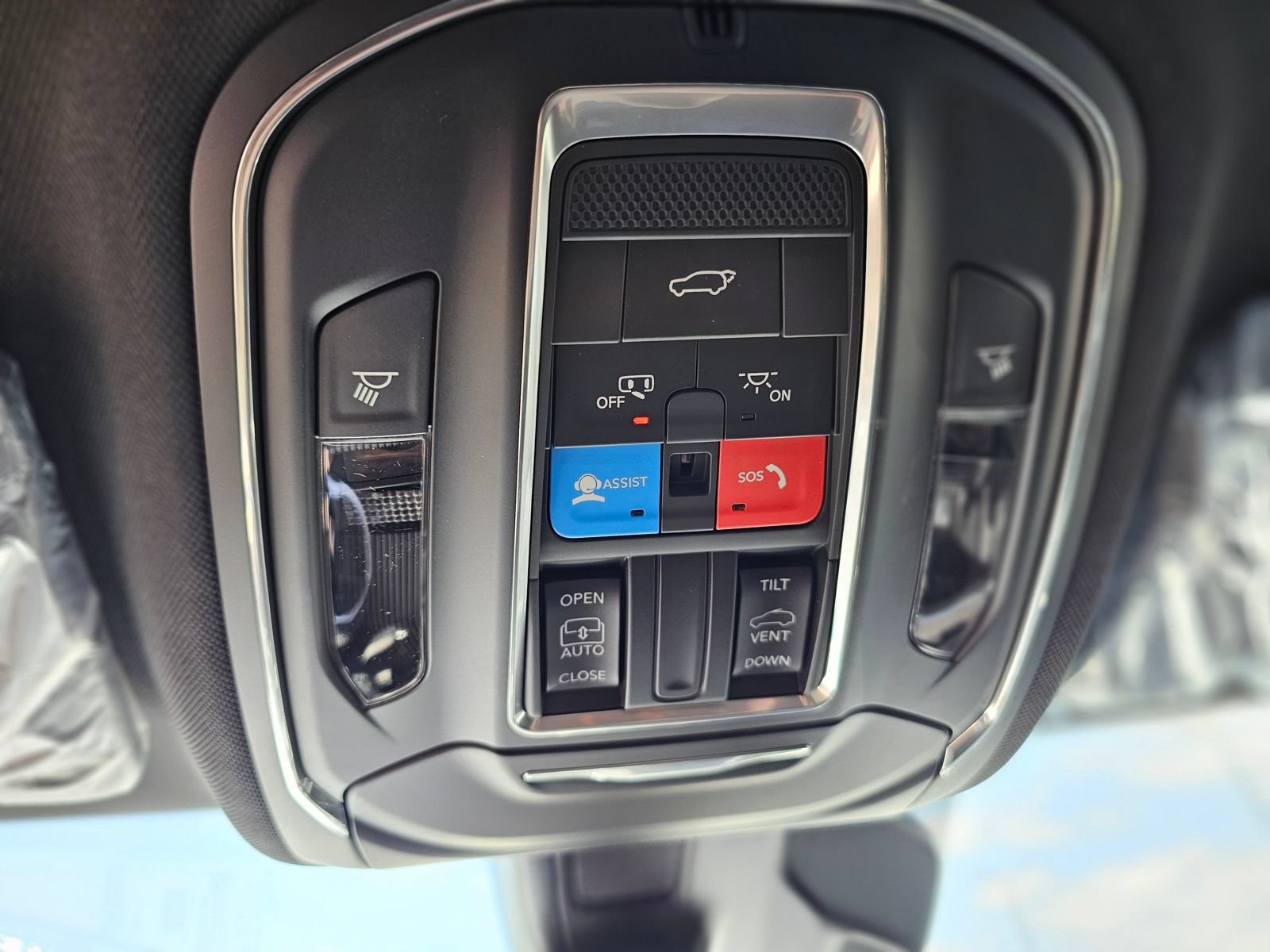 New 2026 Jeep Grand Cherokee Altitude RWD image 17