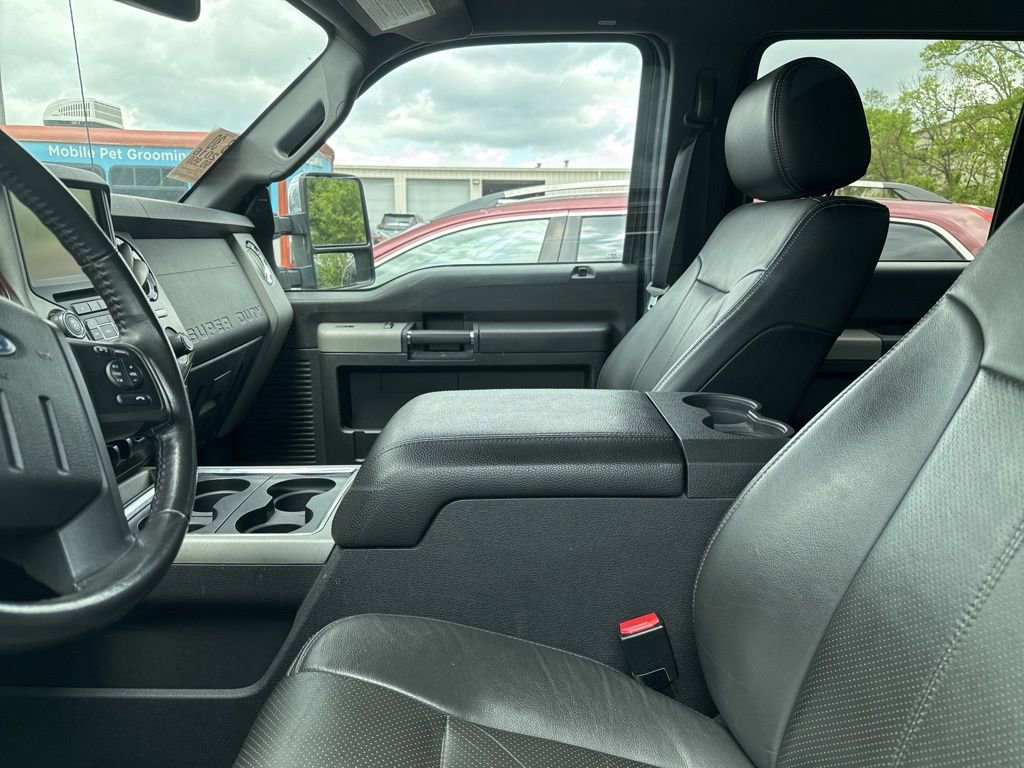 Used 2016 Ford F350 Lariat w/ Lariat Ultimate Package AWD/4WD image 4