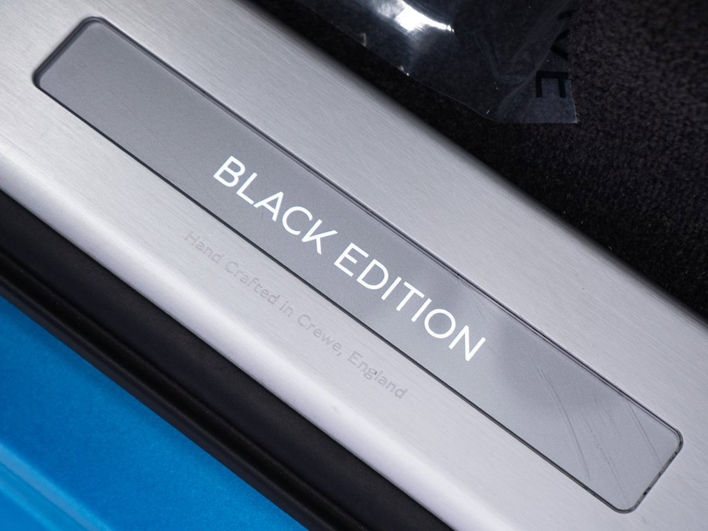 Used 2025 Bentley Bentayga image 13