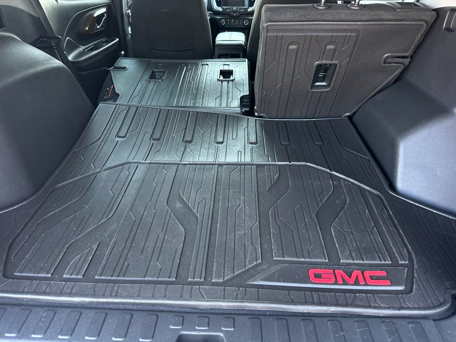 Used 2020 GMC Terrain SLE w/ Elevation Edition AWD/4WD image 14