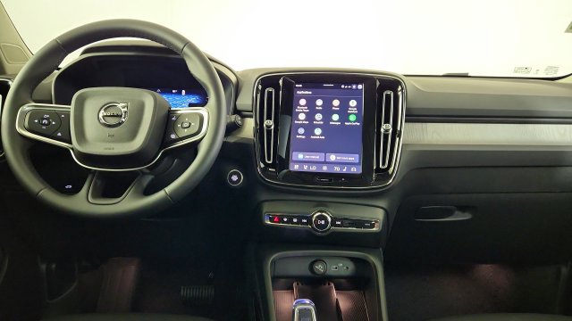 New 2026 Volvo XC40 B5 Plus w/ Protection Package Premier AWD/4WD image 25