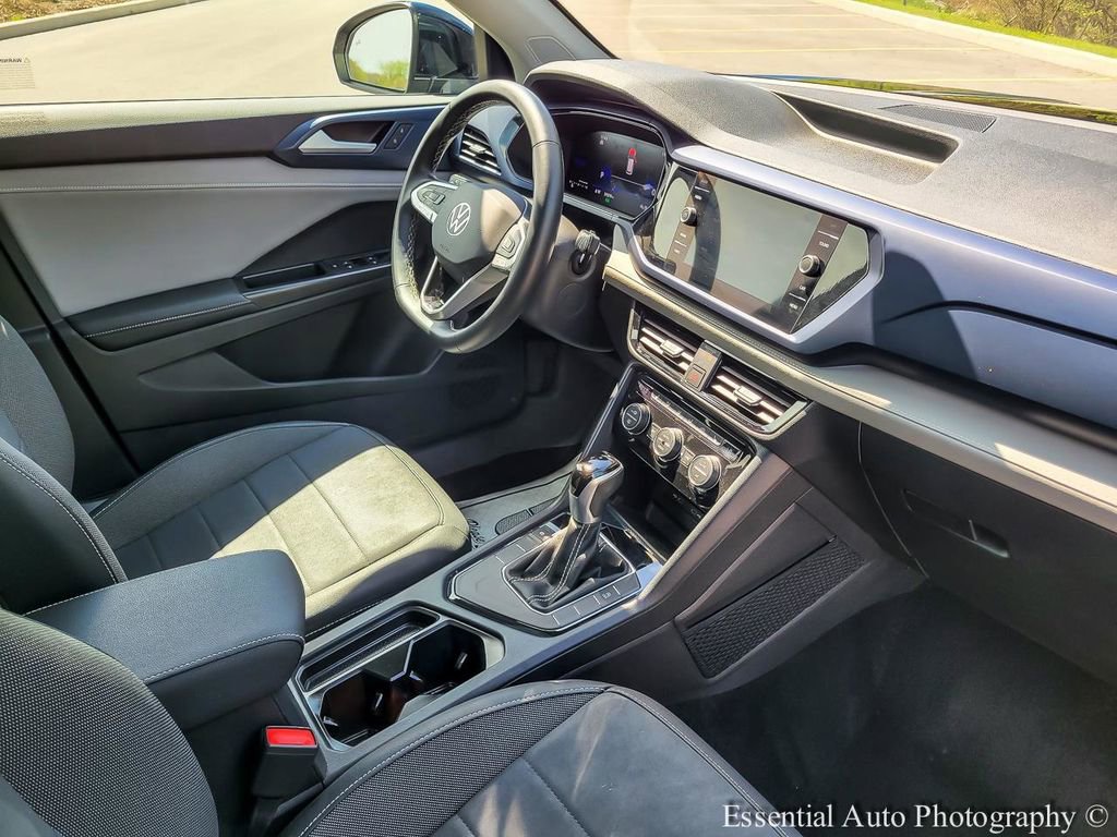 Used 2024 Volkswagen Taos SE FWD image 31