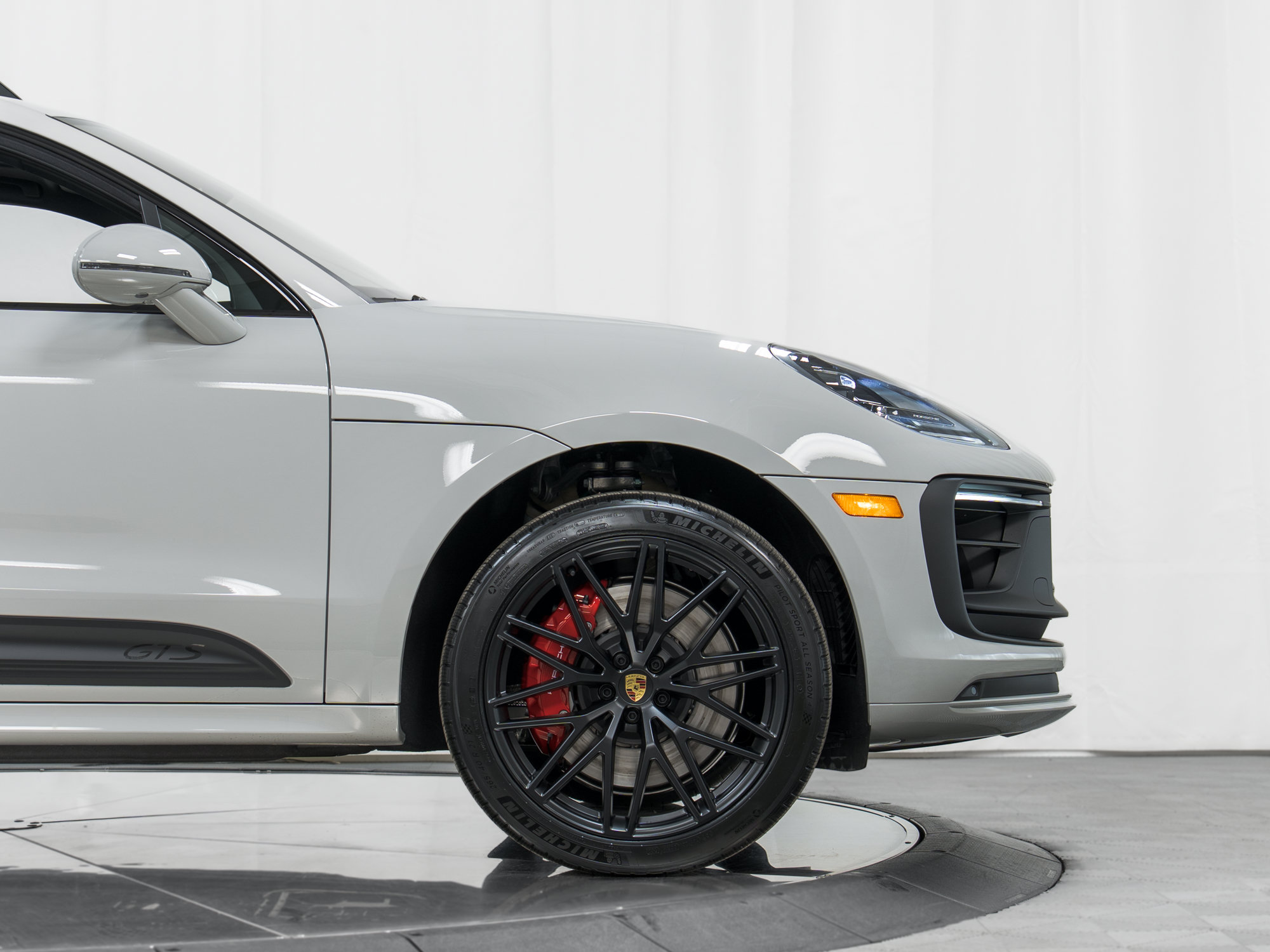 Used 2026 Porsche Macan GTS AWD/4WD image 11