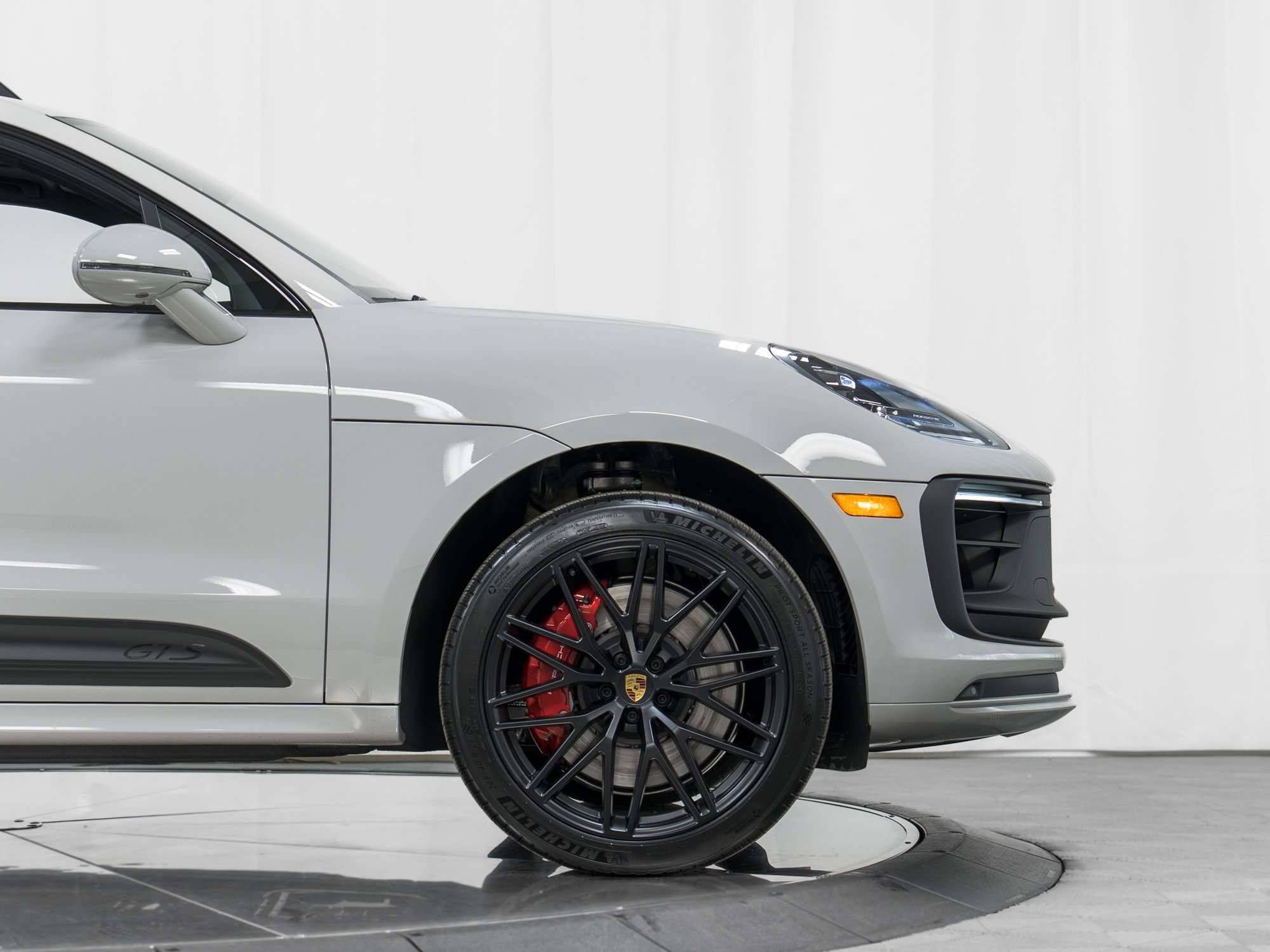 New 2026 Porsche Macan GTS image 11