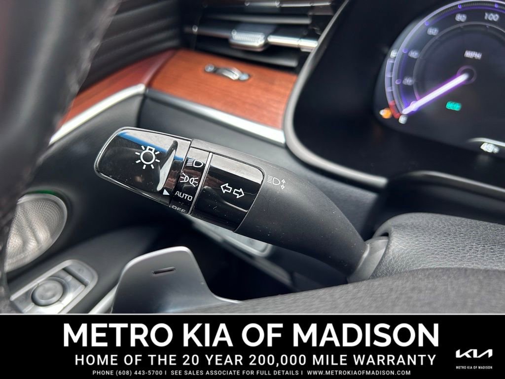 Used 2020 Kia K900 Luxury w/ VIP Package image 21