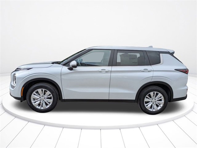 New 2025 Mitsubishi Outlander ES image 7