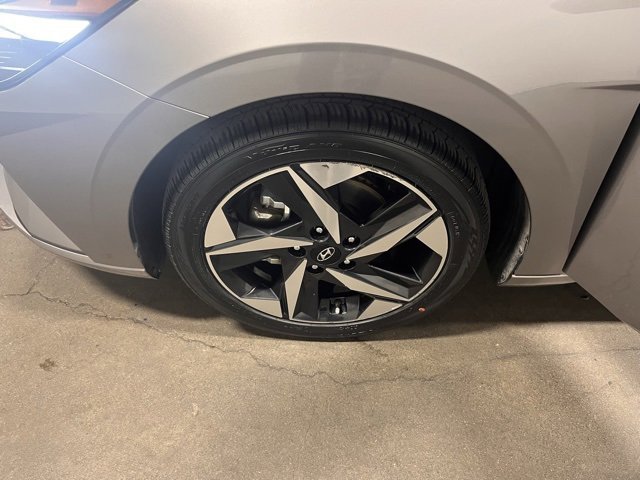 Used 2023 Hyundai Elantra SEL w/ Convenience Package image 29