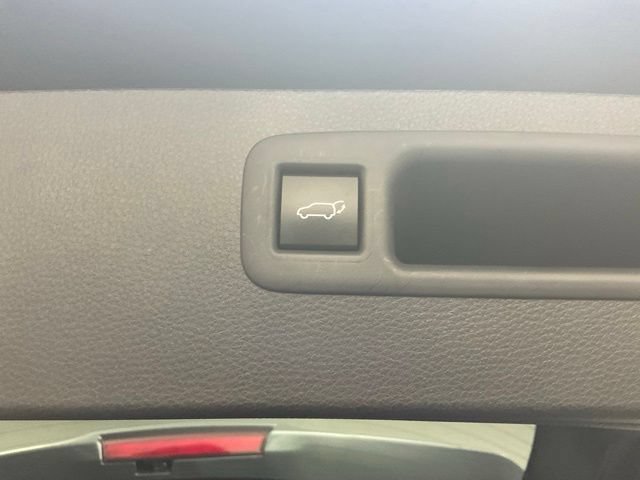 Used 2023 Toyota Highlander XLE AWD/4WD image 31