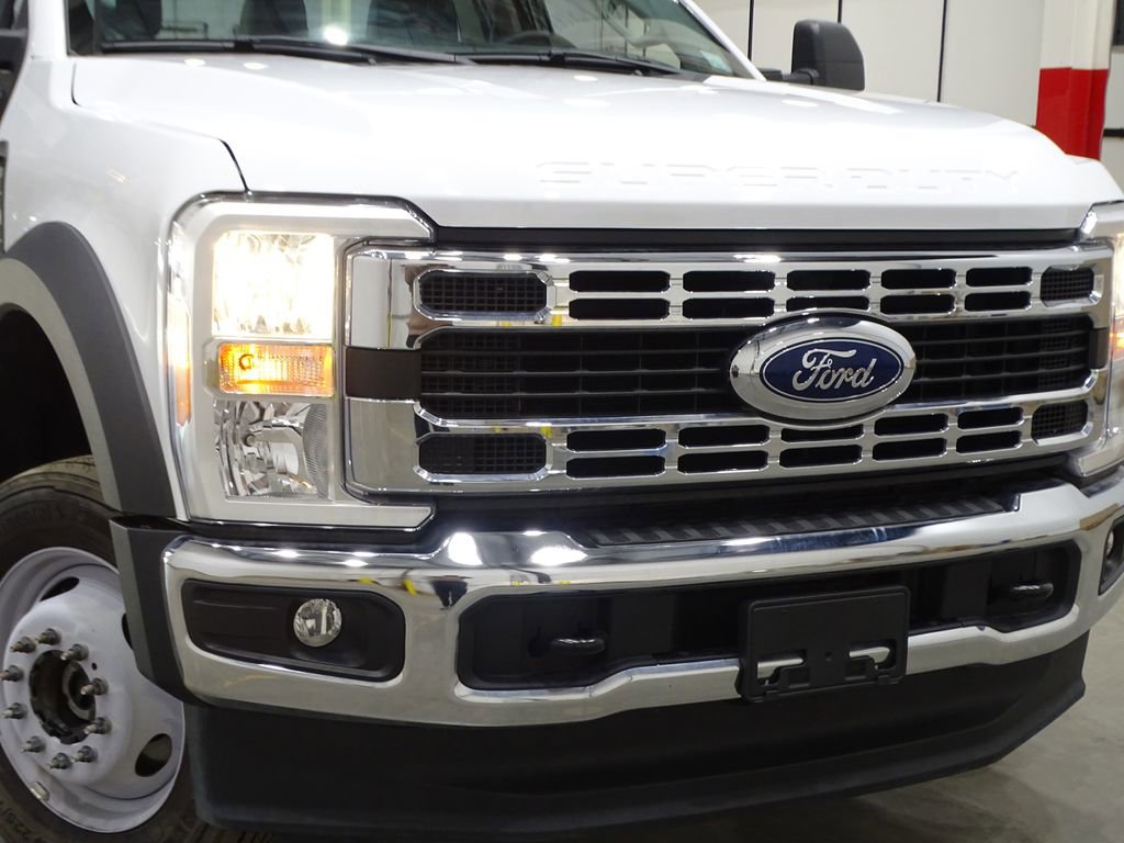 Used 2023 Ford F550 4x4 Regular Cab Super Duty image 37
