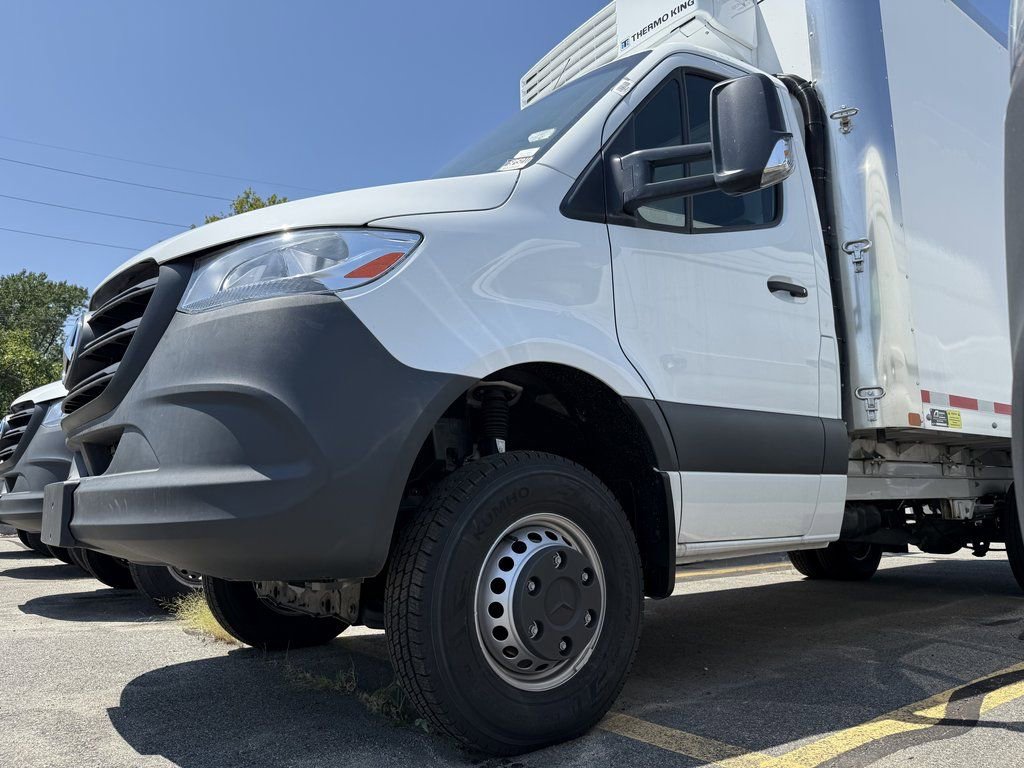 Used 2023 Mercedes-Benz Sprinter 3500 image 2
