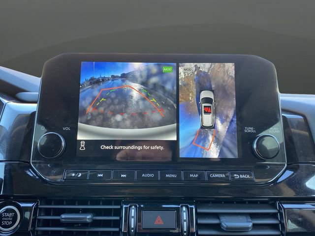 Used 2024 Nissan Pathfinder Platinum image 11