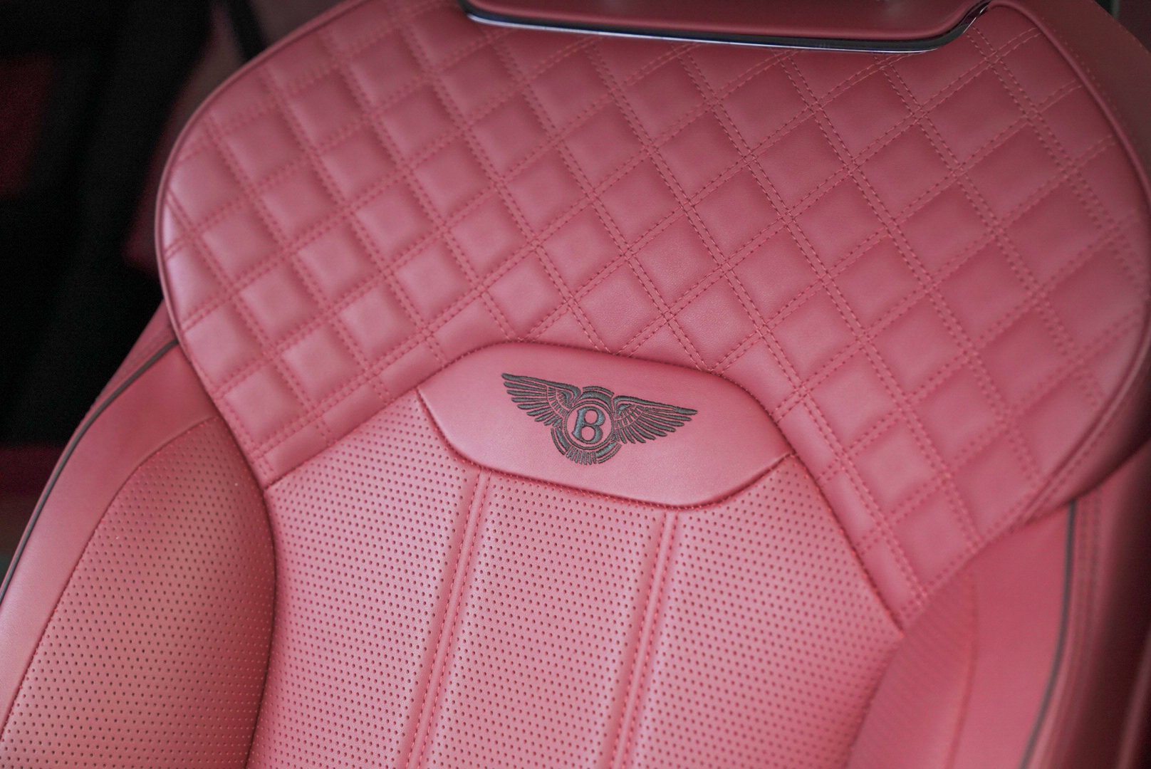 Used 2022 Bentley Bentayga image 5