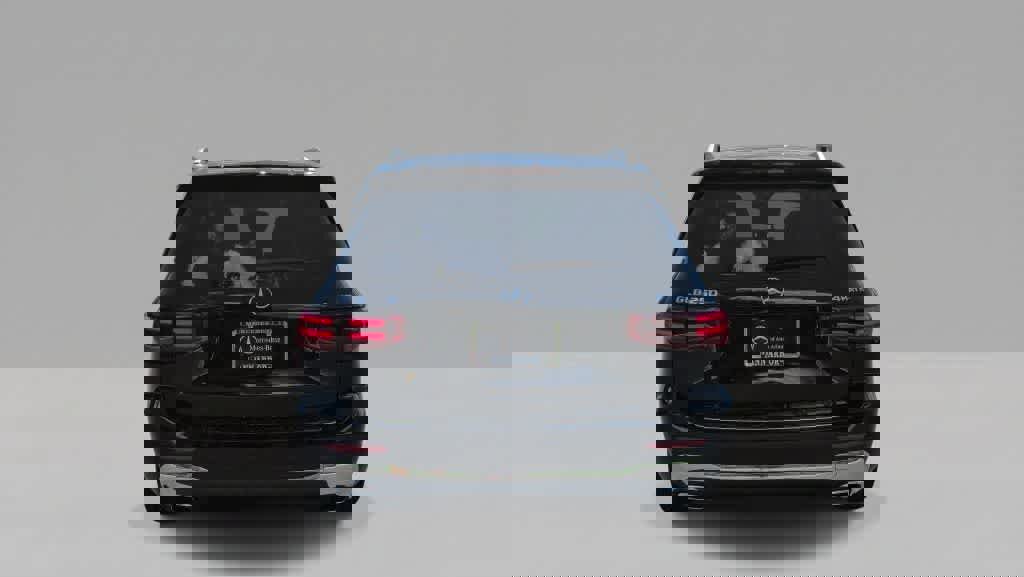 Used 2026 Mercedes-Benz GLB 250 4MATIC image 7