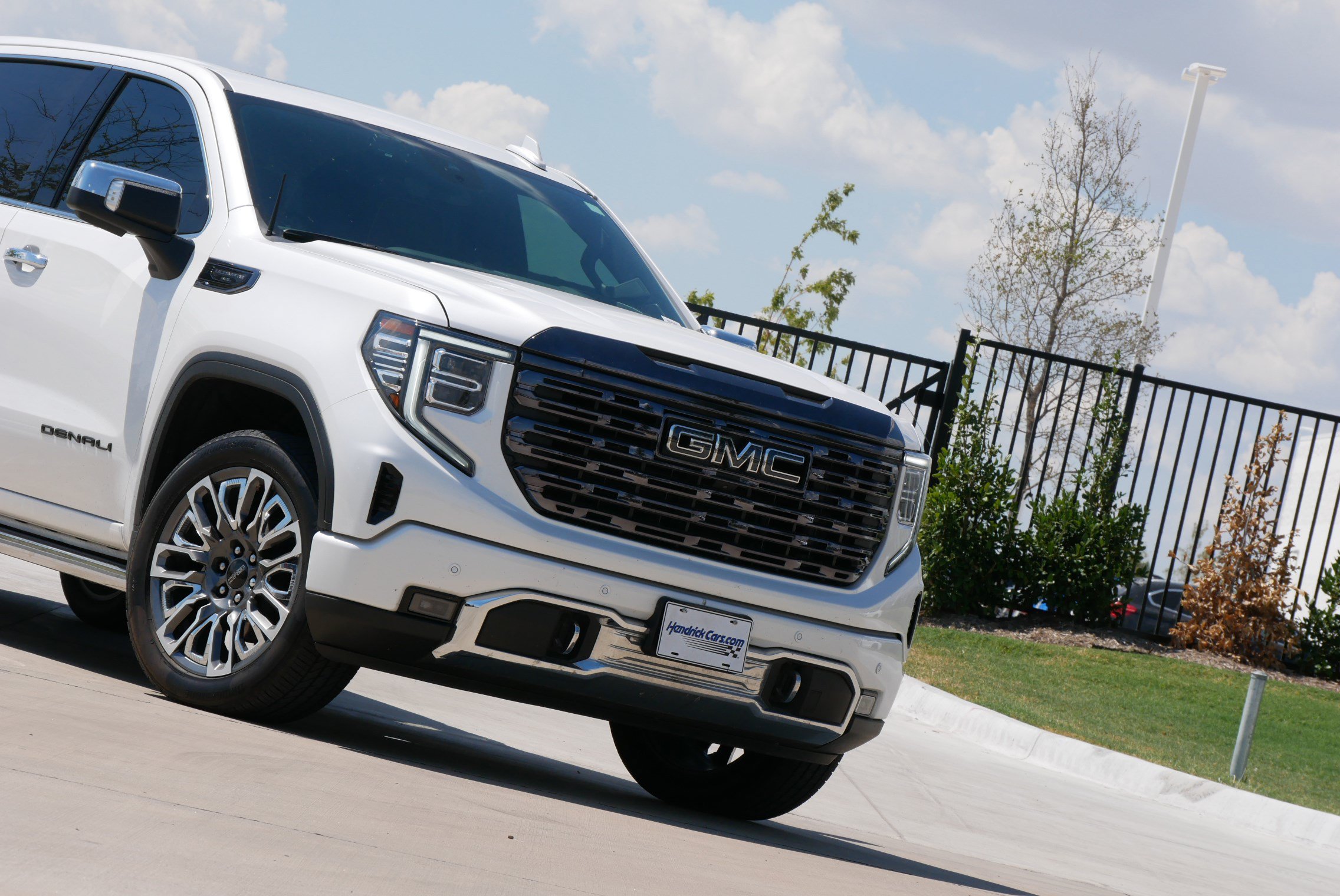 Used 2023 GMC Sierra 1500 Denali Ultimate AWD/4WD image 39