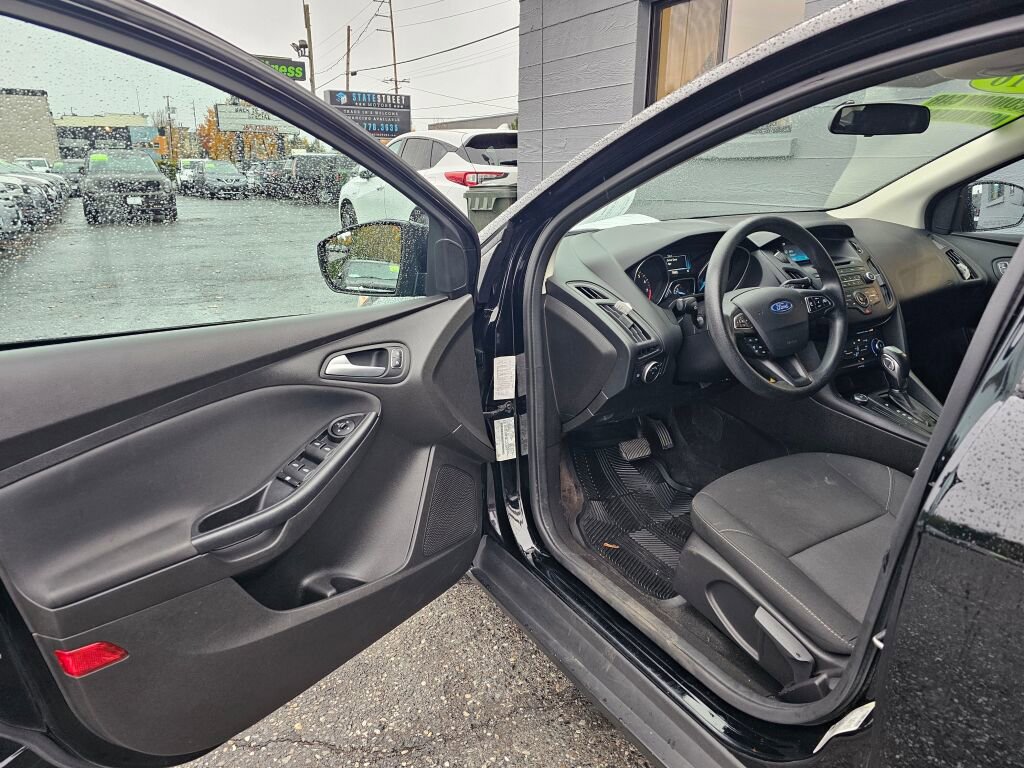 Used 2016 Ford Focus SE image 20