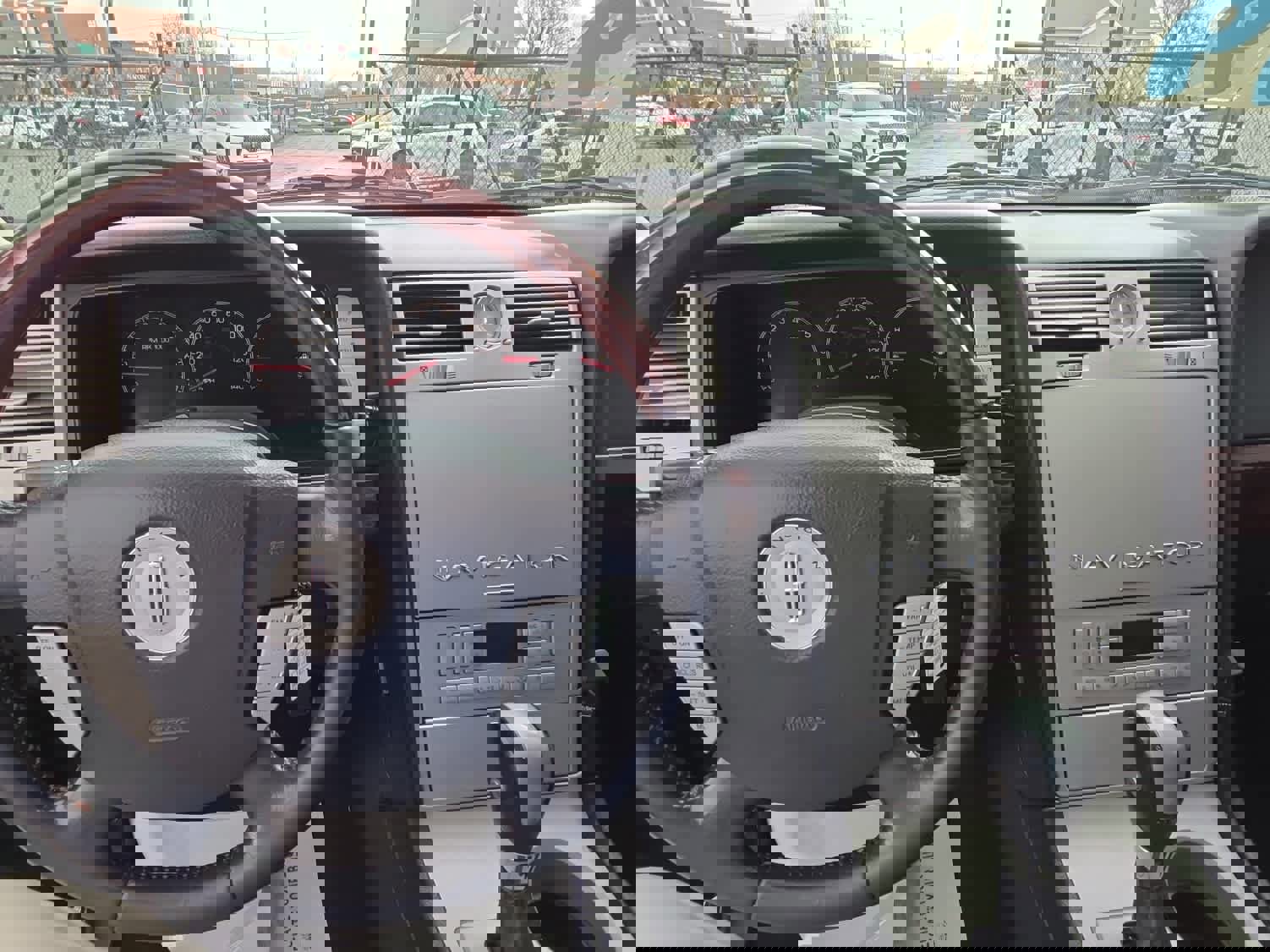 Used 2003 Lincoln Navigator Luxury image 21