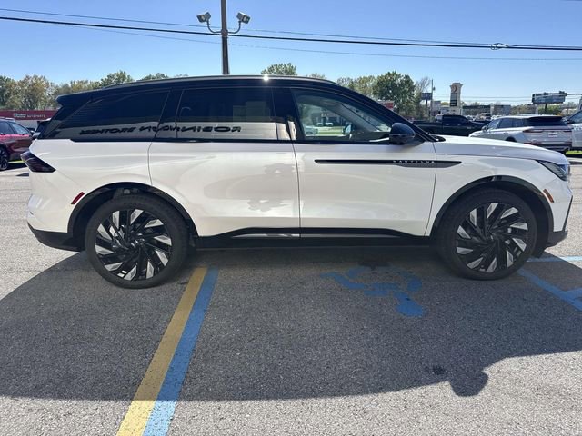 New 2026 Lincoln Nautilus Reserve w/ Jet Appearance Package image 3