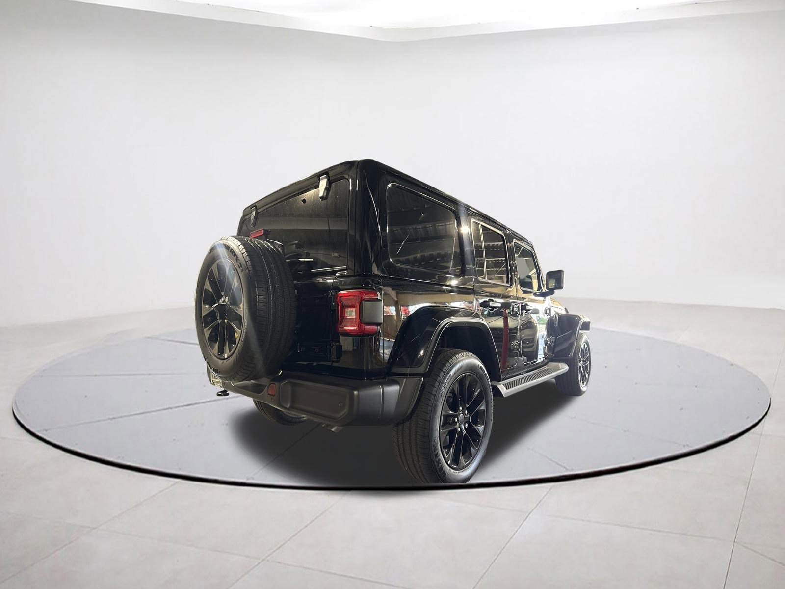 Certified 2025 Jeep Wrangler Sahara image 4