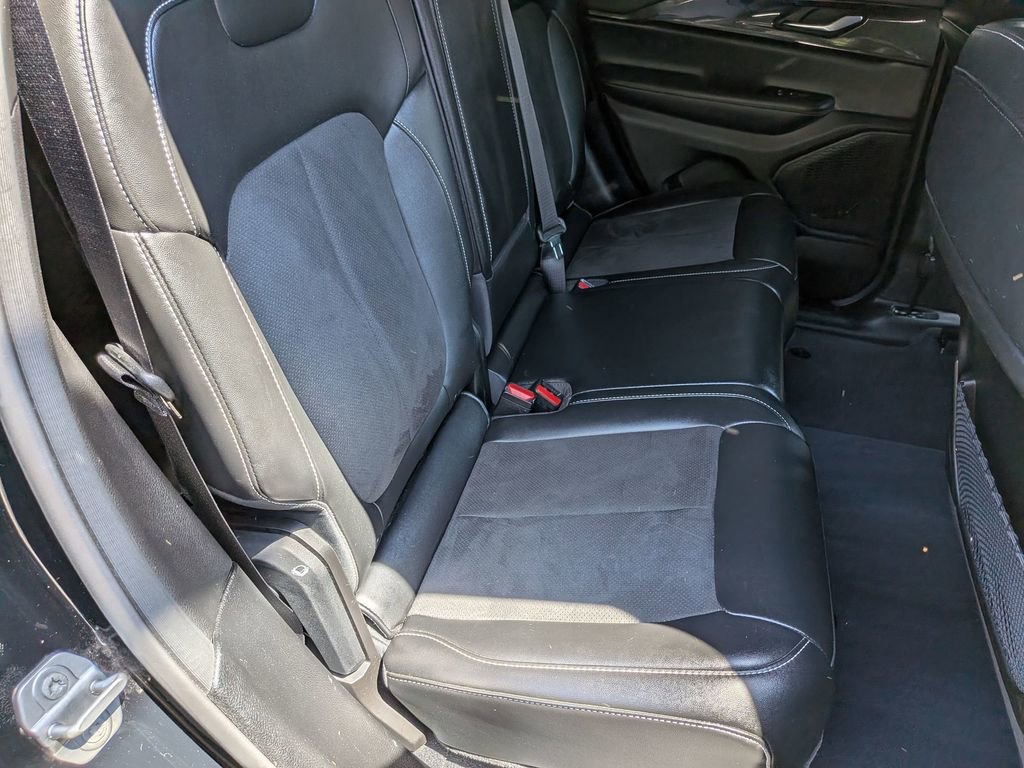 Used 2023 Jeep Grand Cherokee Altitude AWD/4WD image 25