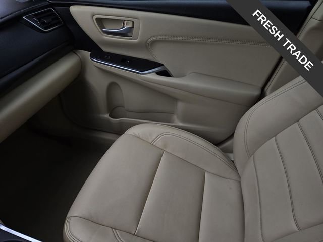 Used 2017 Toyota Camry XLE w/ Moonroof Package FWD image 25