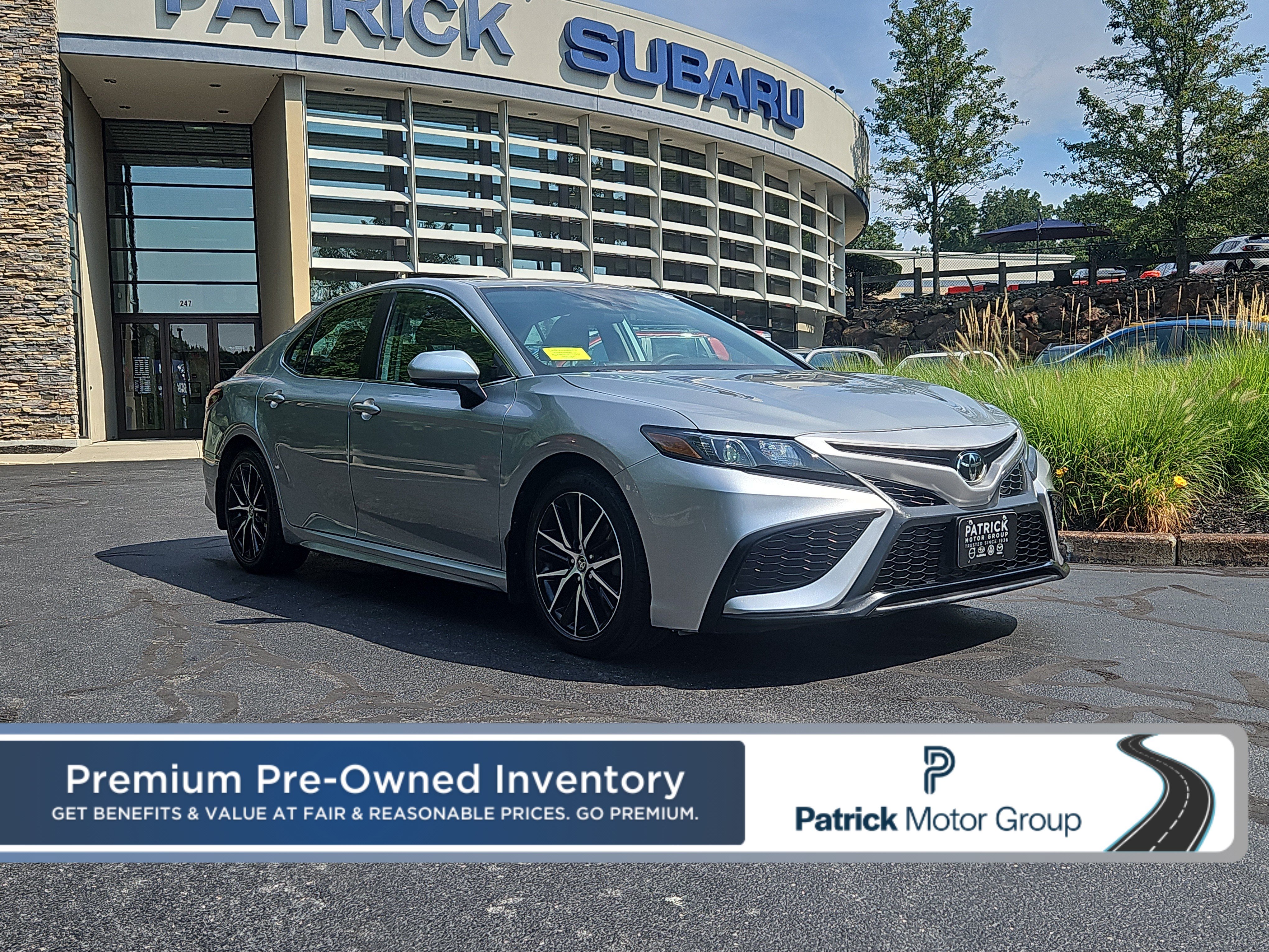 Used 2021 Toyota Camry SE AWD/4WD image 1