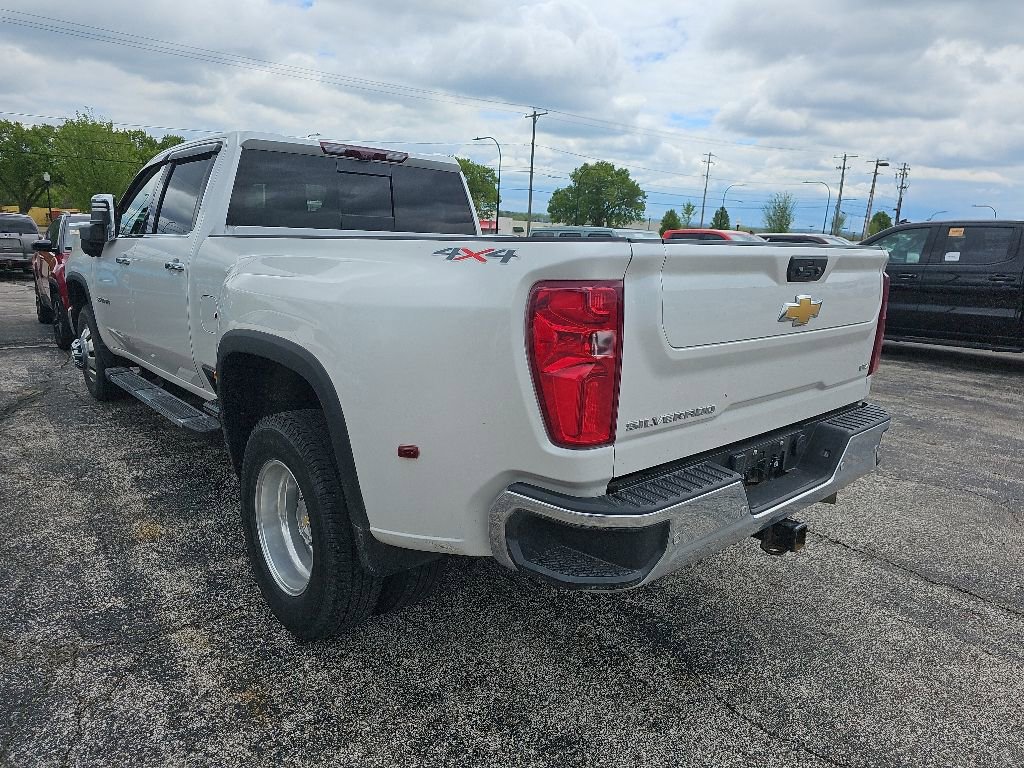 Used 2024 Chevrolet Silverado 3500 LTZ w/ LTZ Plus Package AWD/4WD image 11