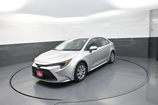 Used 2022 Toyota Corolla LE FWD image 35