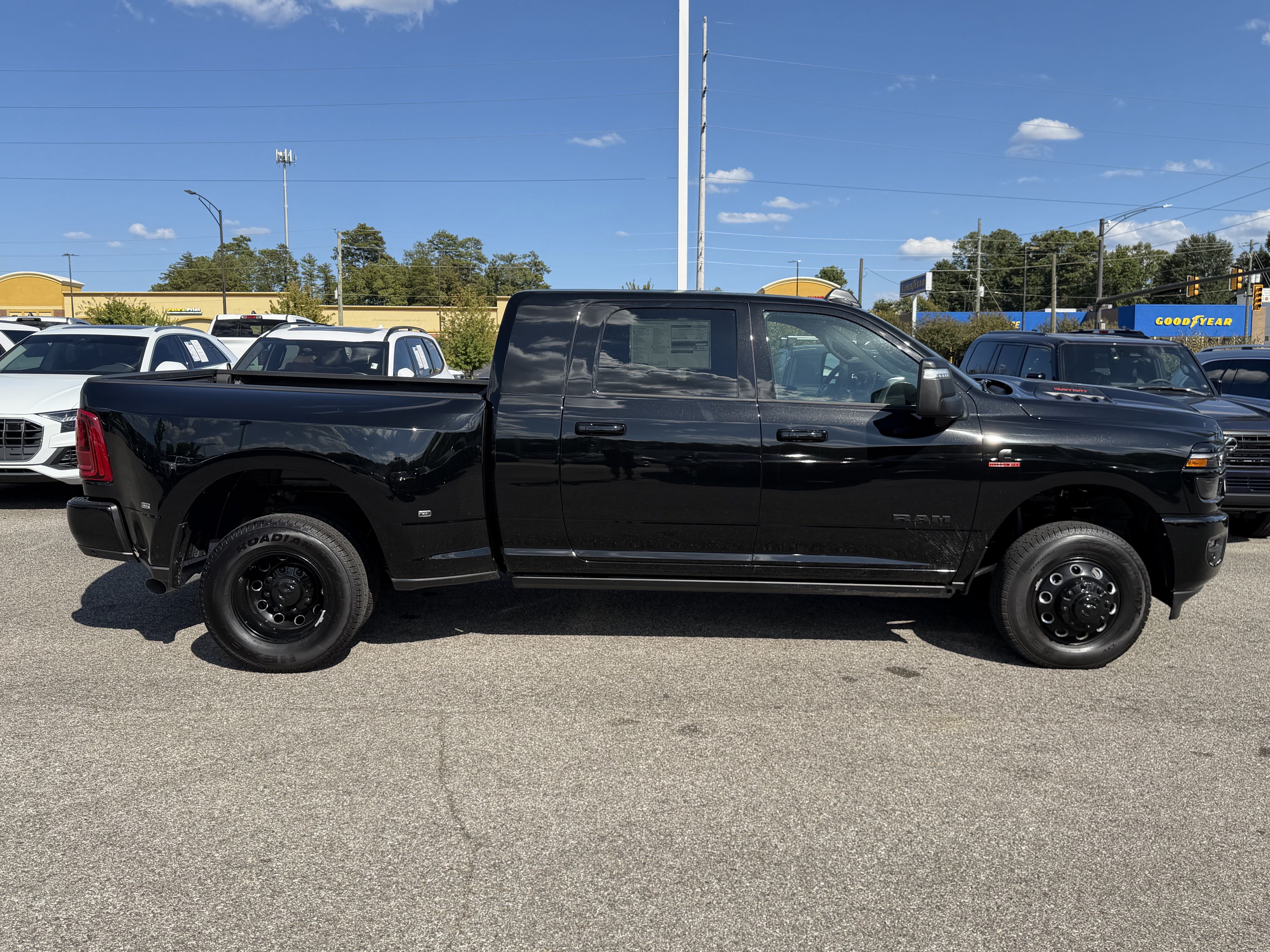 New 2026 RAM 3500 Laramie AWD/4WD image 11