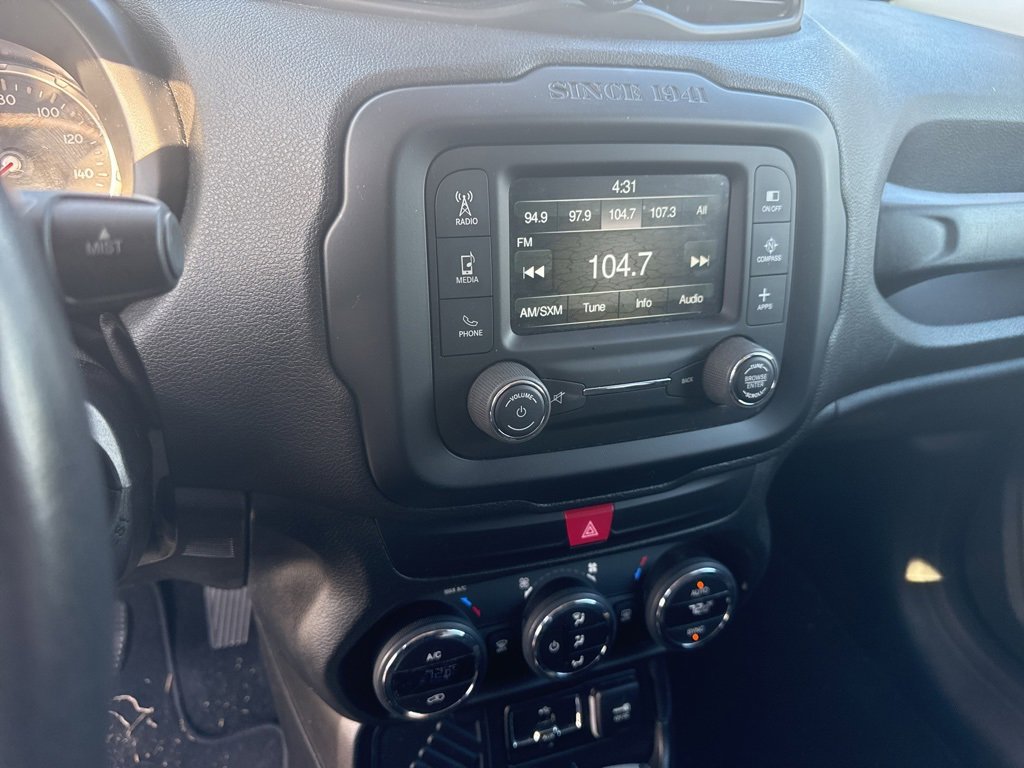 Used 2017 Jeep Renegade Latitude w/ Popular Equipment Group image 12