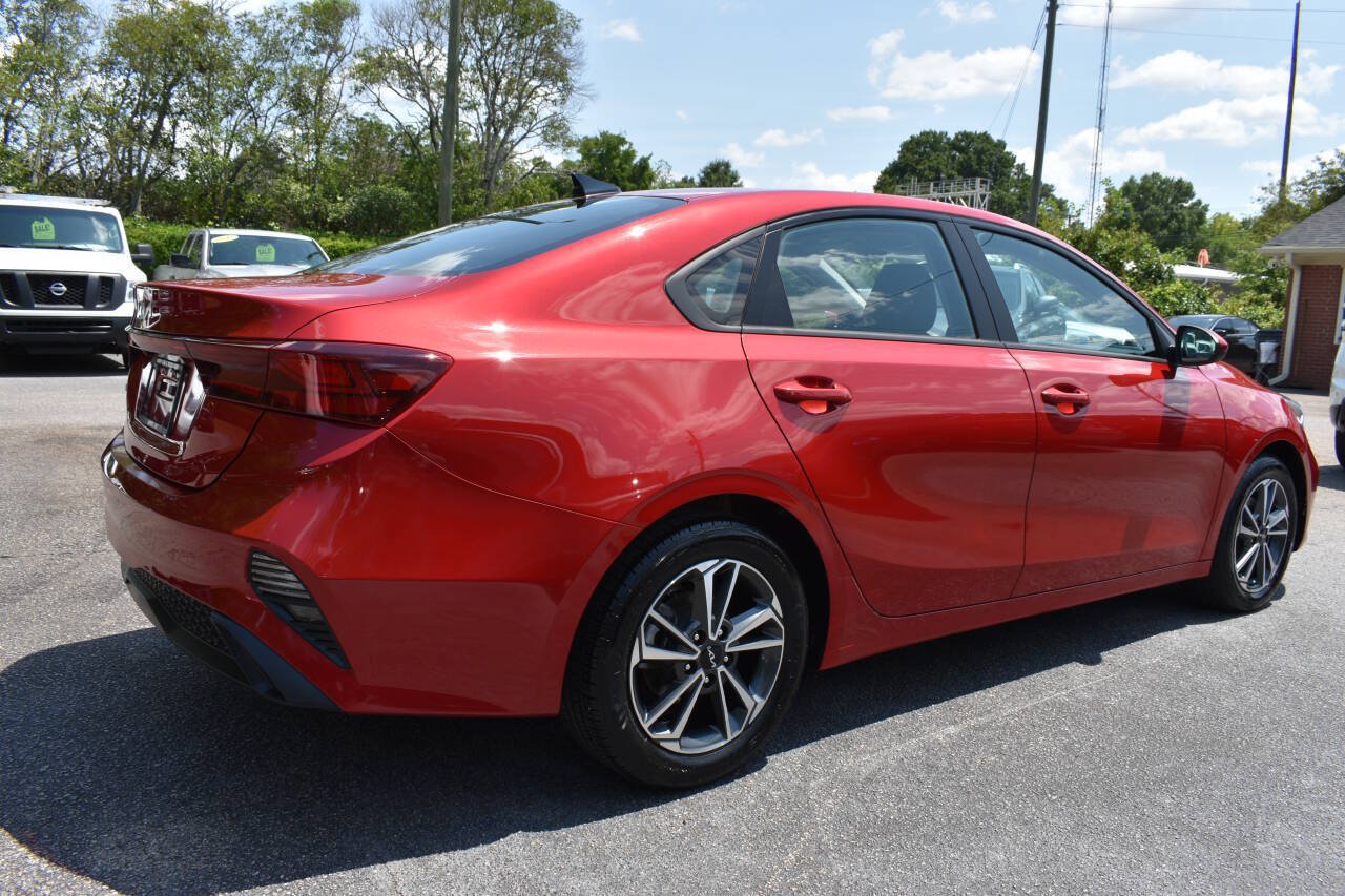 Used 2023 Kia Forte LXS FWD image 3