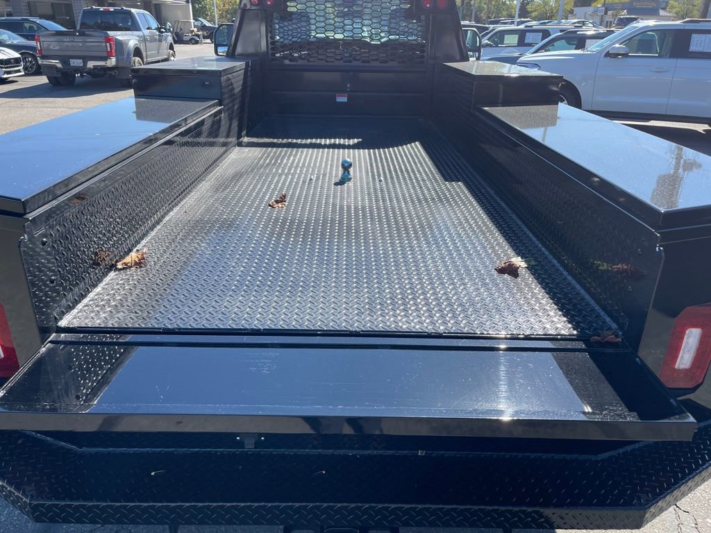 New 2025 Ford F550 4x4 Regular Cab Super Duty image 20