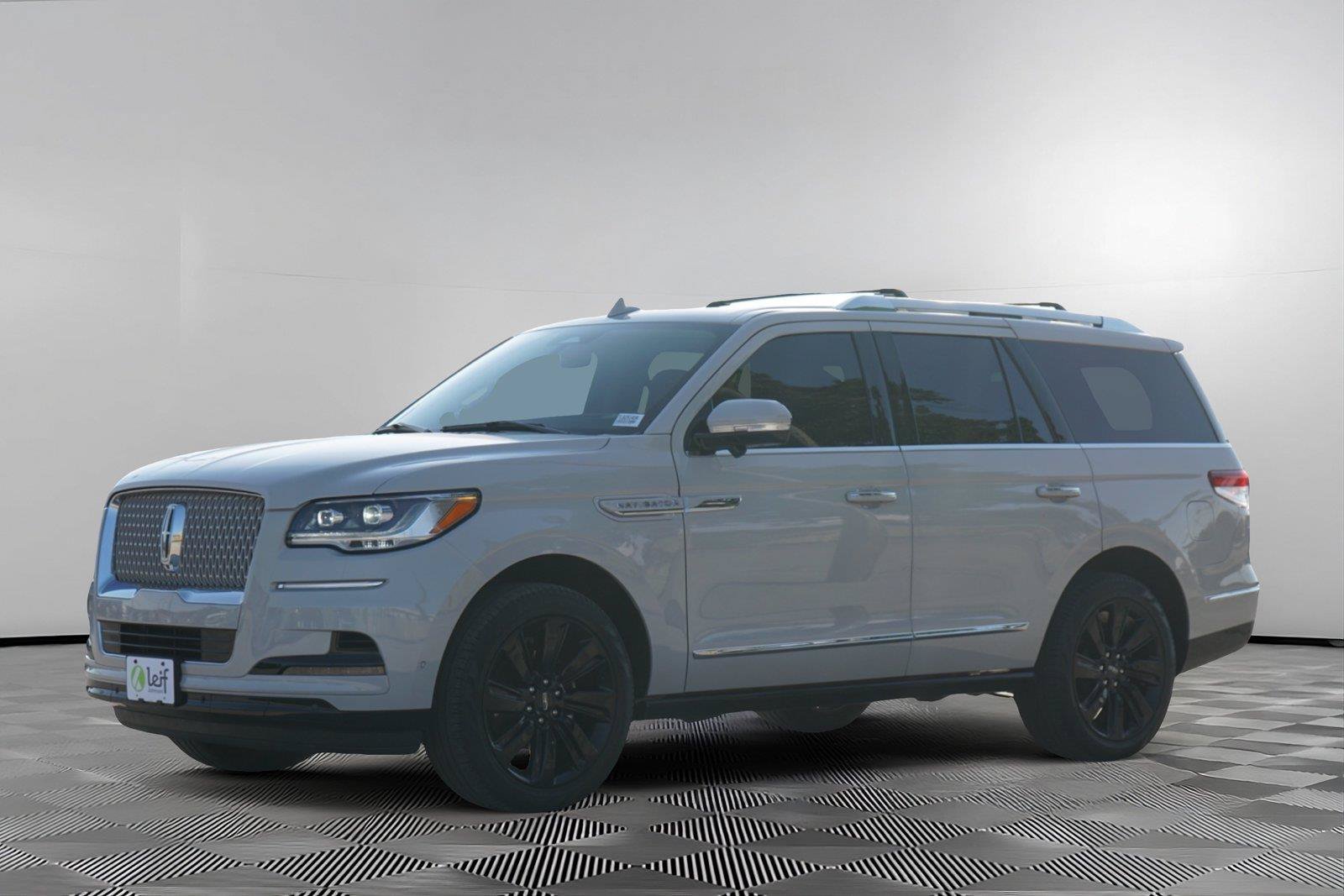 Used 2024 Lincoln Navigator Reserve AWD/4WD image 8