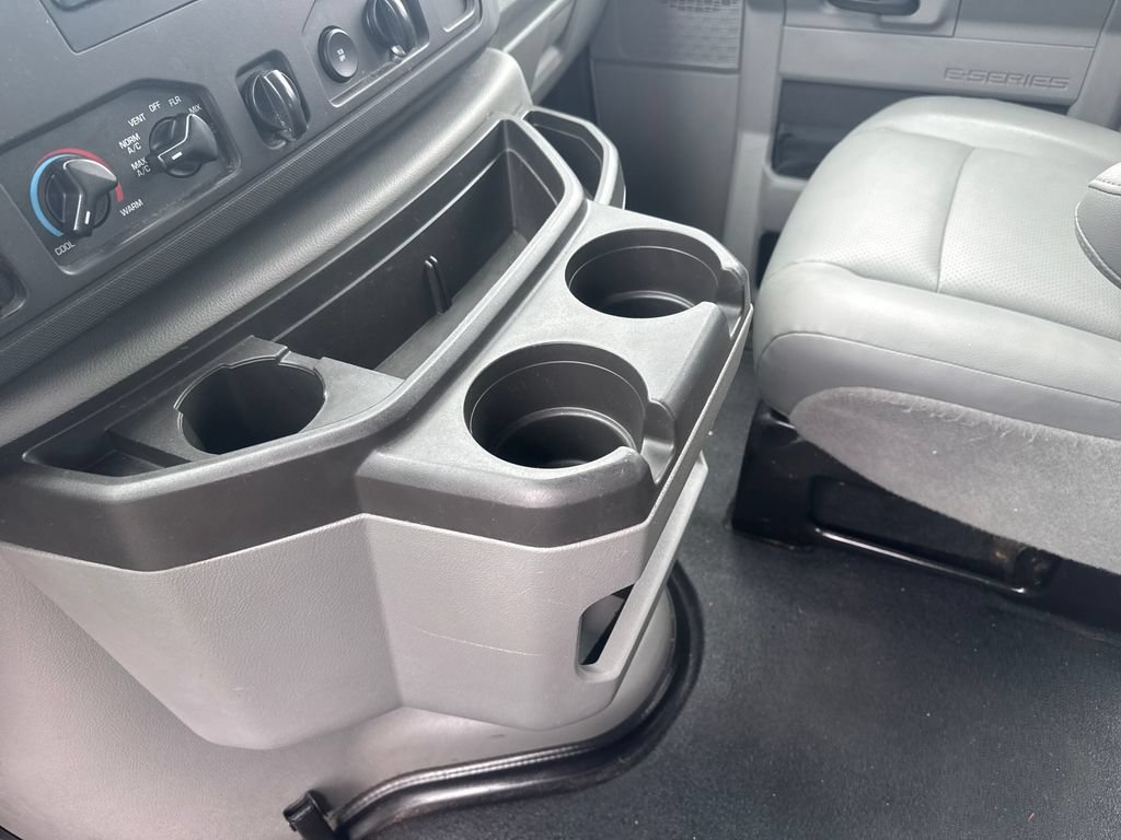 Used 2014 Ford E-250 and Econoline 250 Extended w/ Power Group RWD image 26