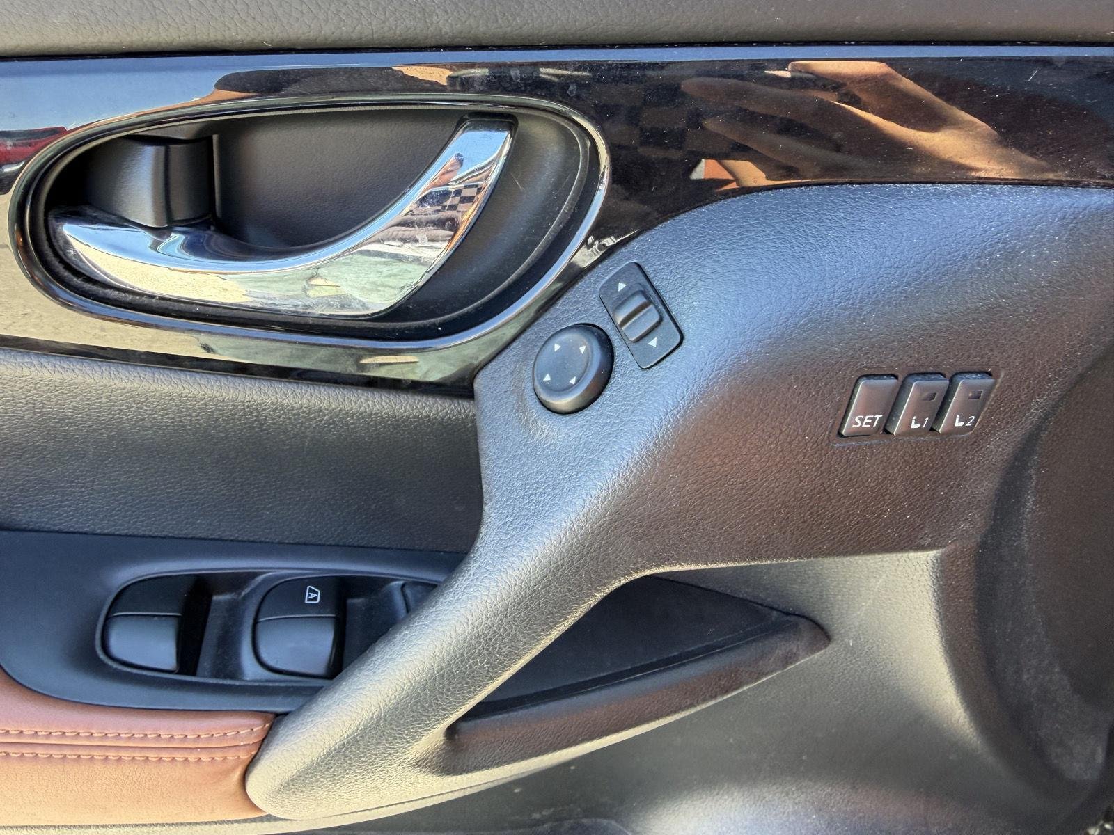 Used 2019 Nissan Rogue SL w/ Premium Package AWD/4WD image 18