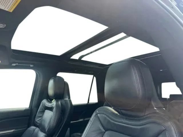 Used 2023 Lincoln Navigator L Reserve AWD/4WD image 11