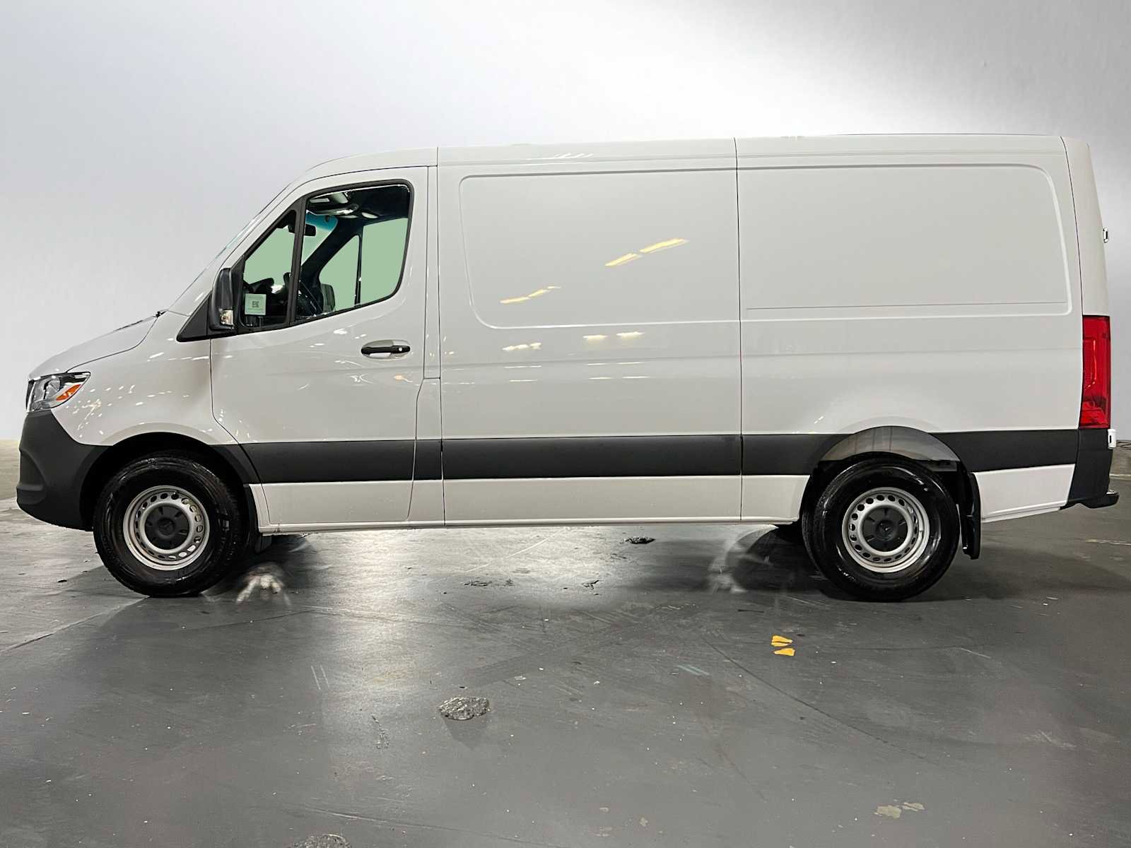 Used 2025 Mercedes-Benz Sprinter 2500 image 6