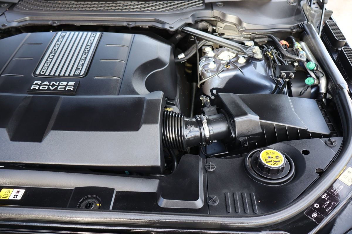 Used 2014 Land Rover Range Rover Sport HSE image 40