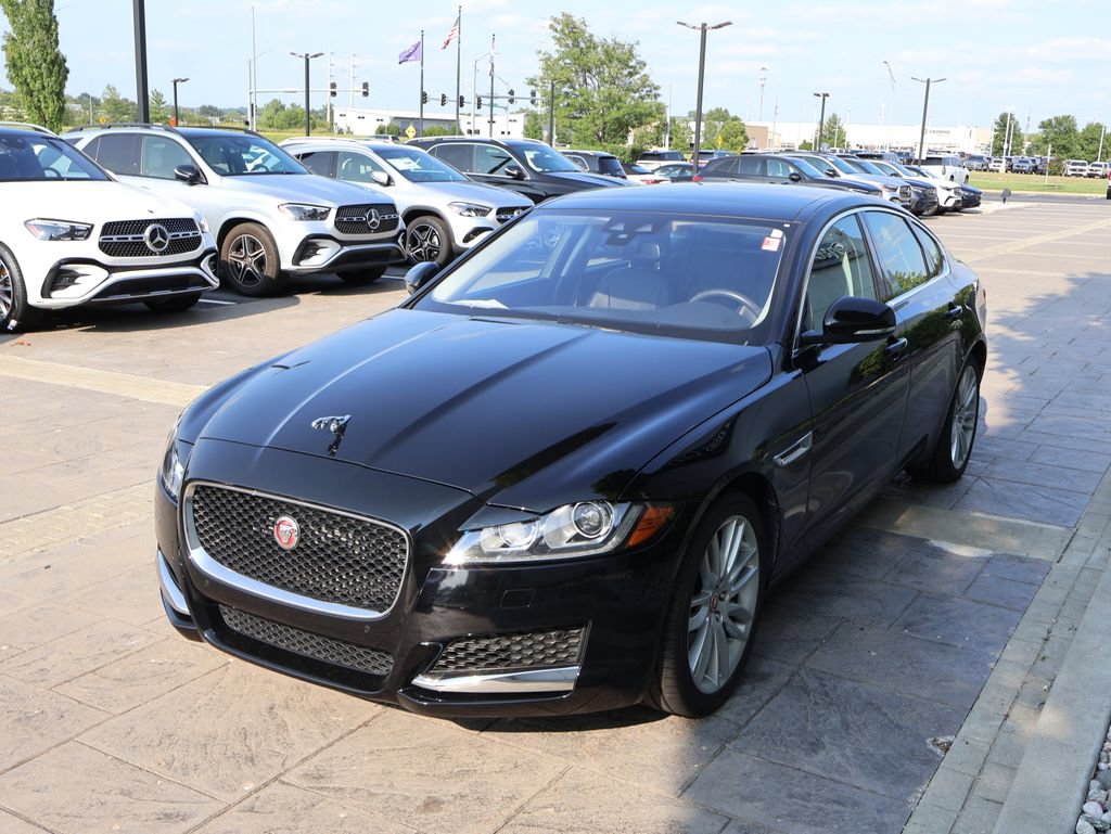 Used 2016 Jaguar XF Prestige AWD/4WD image 4