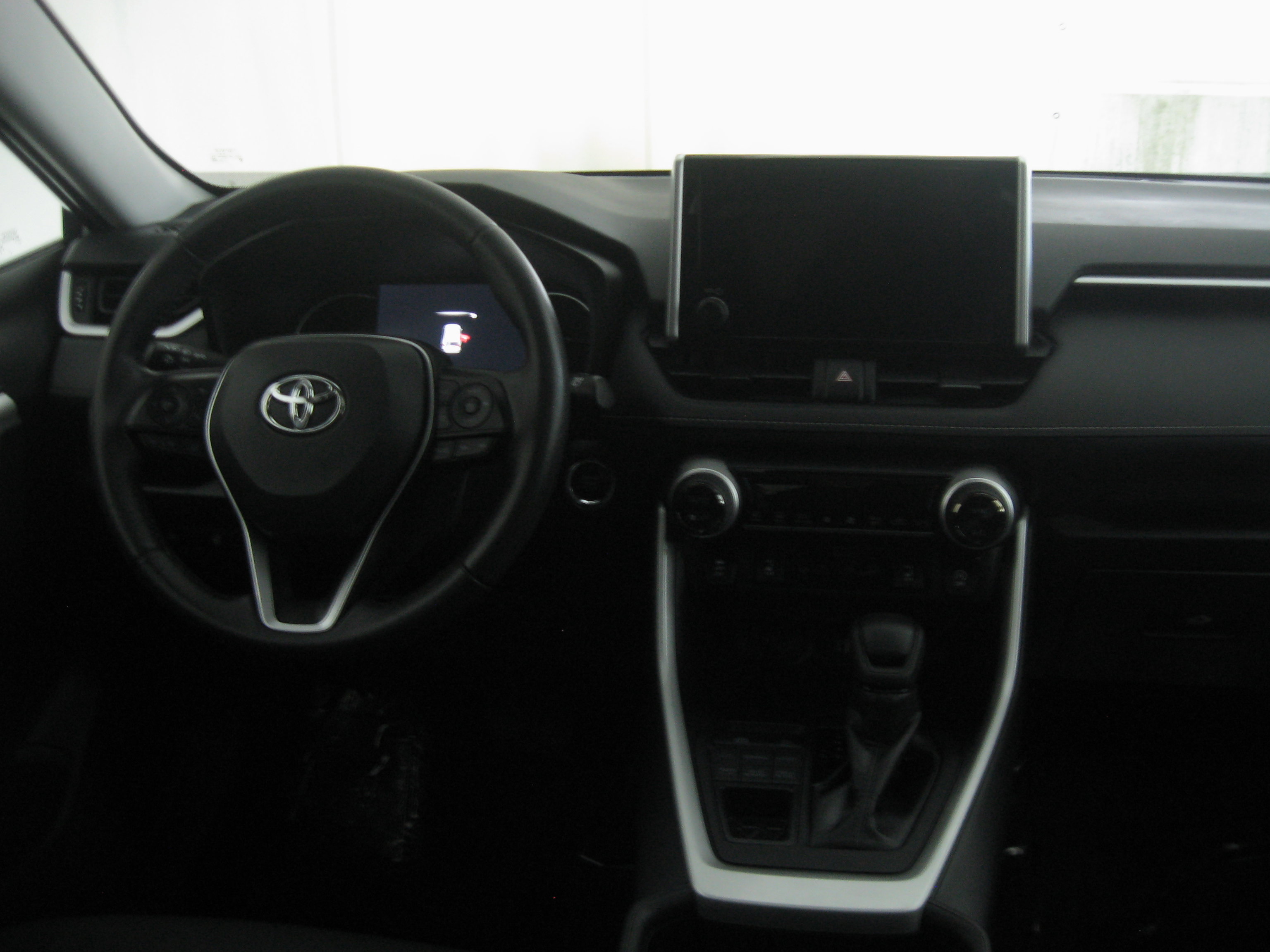 Used 2025 Toyota RAV4 XLE w/ Convenience Package AWD/4WD image 2