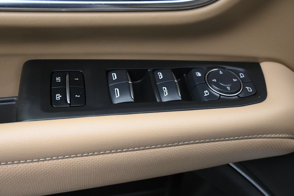 Used 2024 Chevrolet Tahoe Premier RWD image 4
