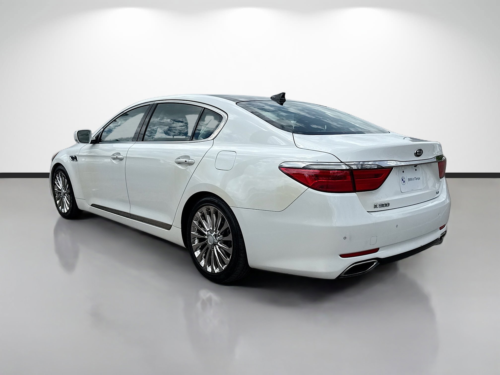 Used 2017 Kia K900 Luxury image 5