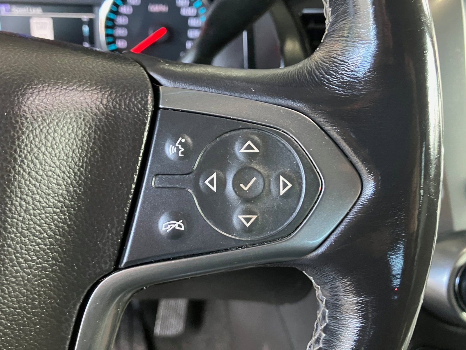 Used 2018 Chevrolet Tahoe Premier w/ RST 6.2L Performance Edition AWD/4WD image 31