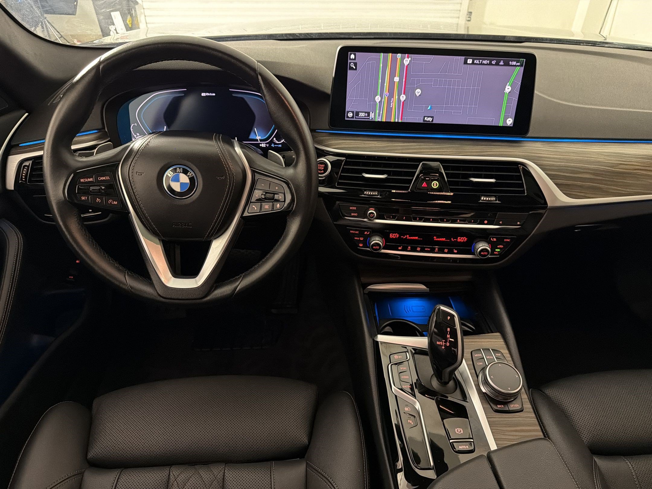 Used 2023 BMW 530e w/ Convenience Package RWD image 32